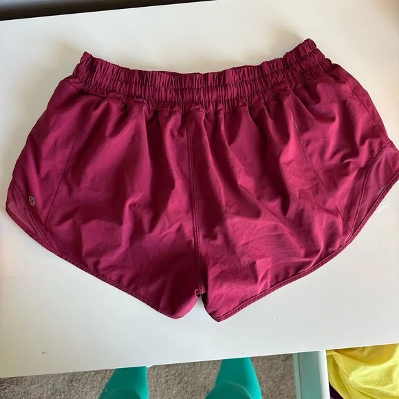 Lululemon Hotty Hot Shorts - Picture 2 of 3